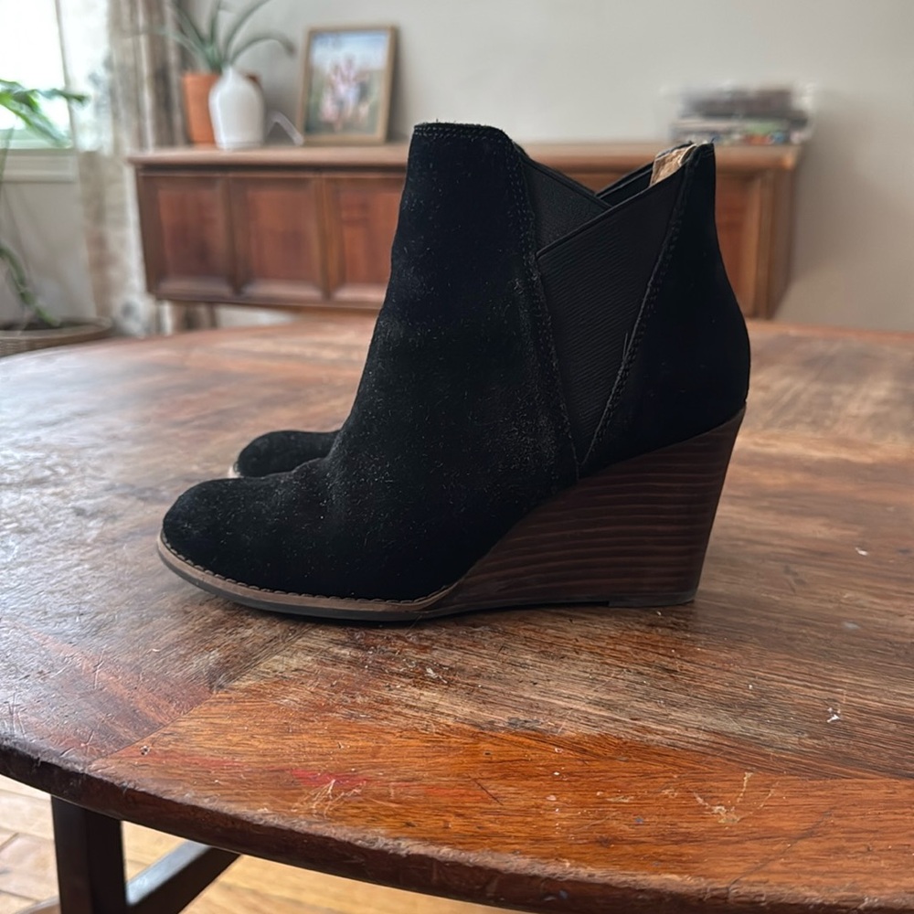 Womens, size 7.5 Lucky Brand wedges